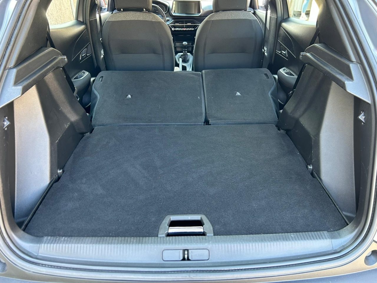 2021 Peugeot 2008 — fotografija 21