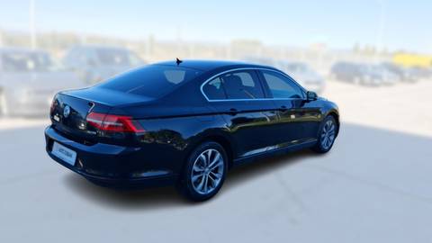 2018 Volkswagen Passat — sličica 7