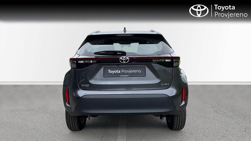 2026 Toyota Yaris Cross — fotografija 3