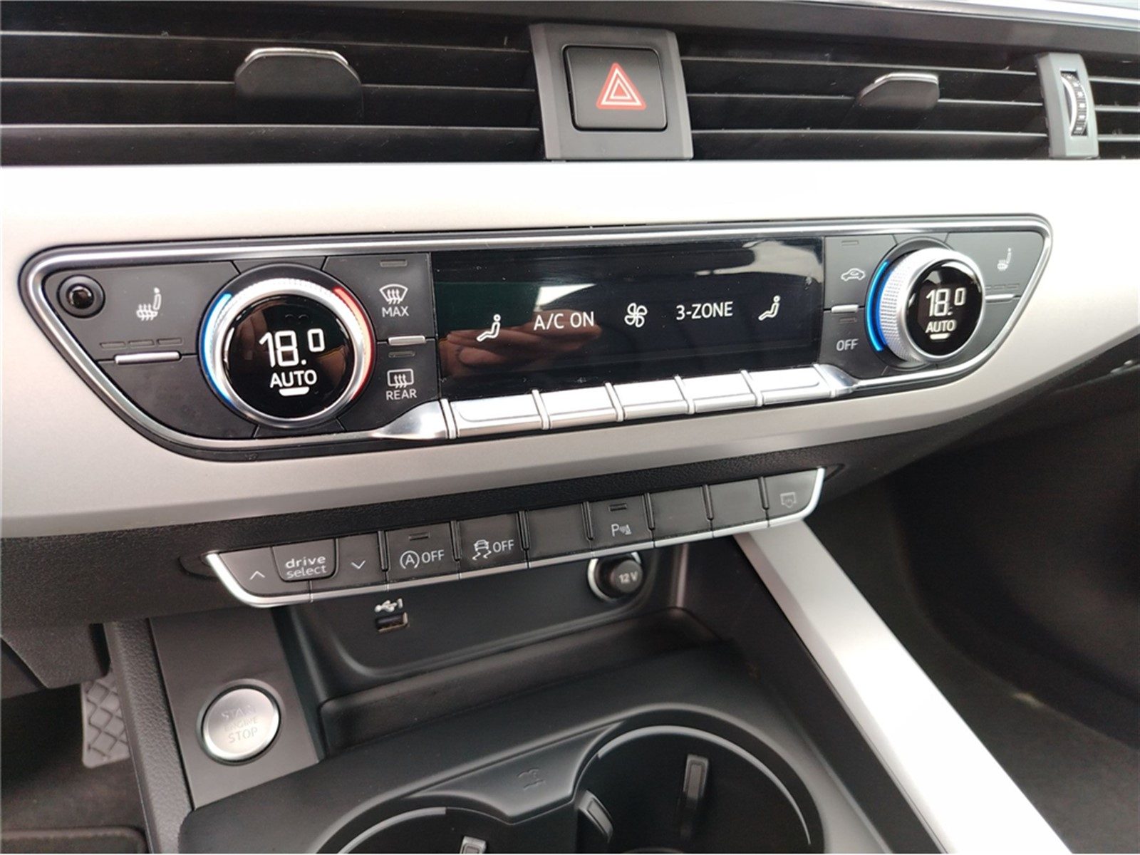 2023 Audi A4 — fotografija 14