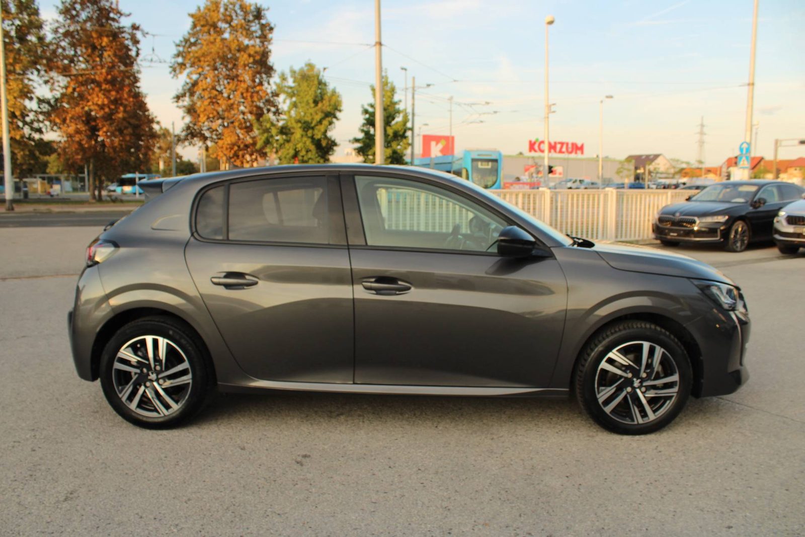2023 Peugeot 208 — fotografija 4