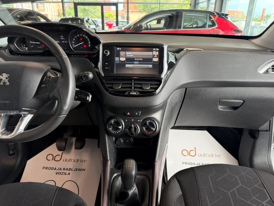 2016 Peugeot 2008 — fotografija 18