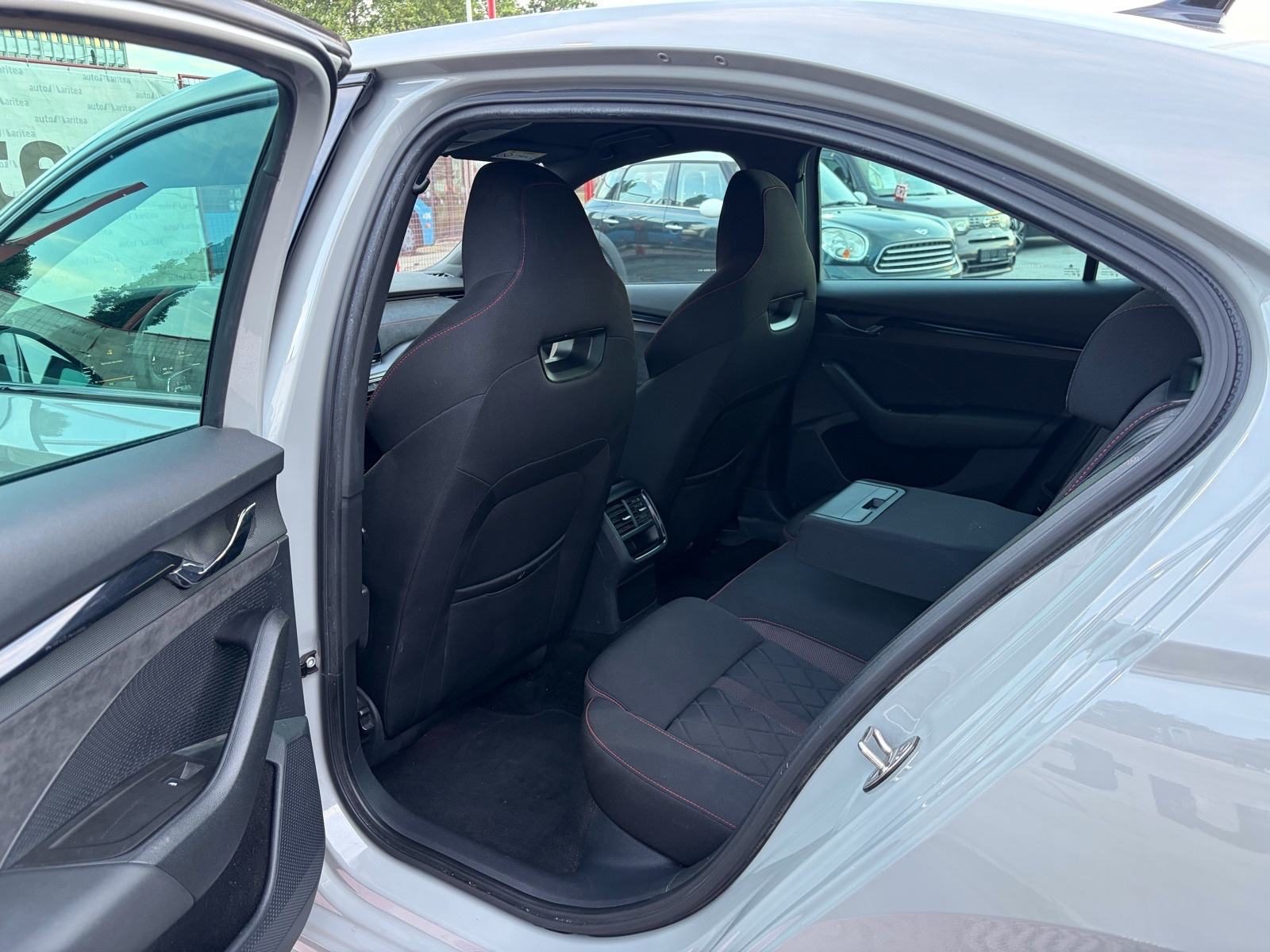 2021 Škoda Octavia — fotografija 11