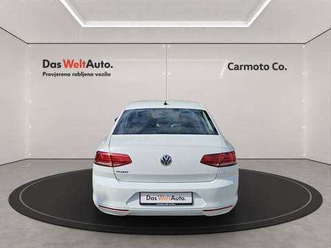 2019 Volkswagen Passat — sličica 4