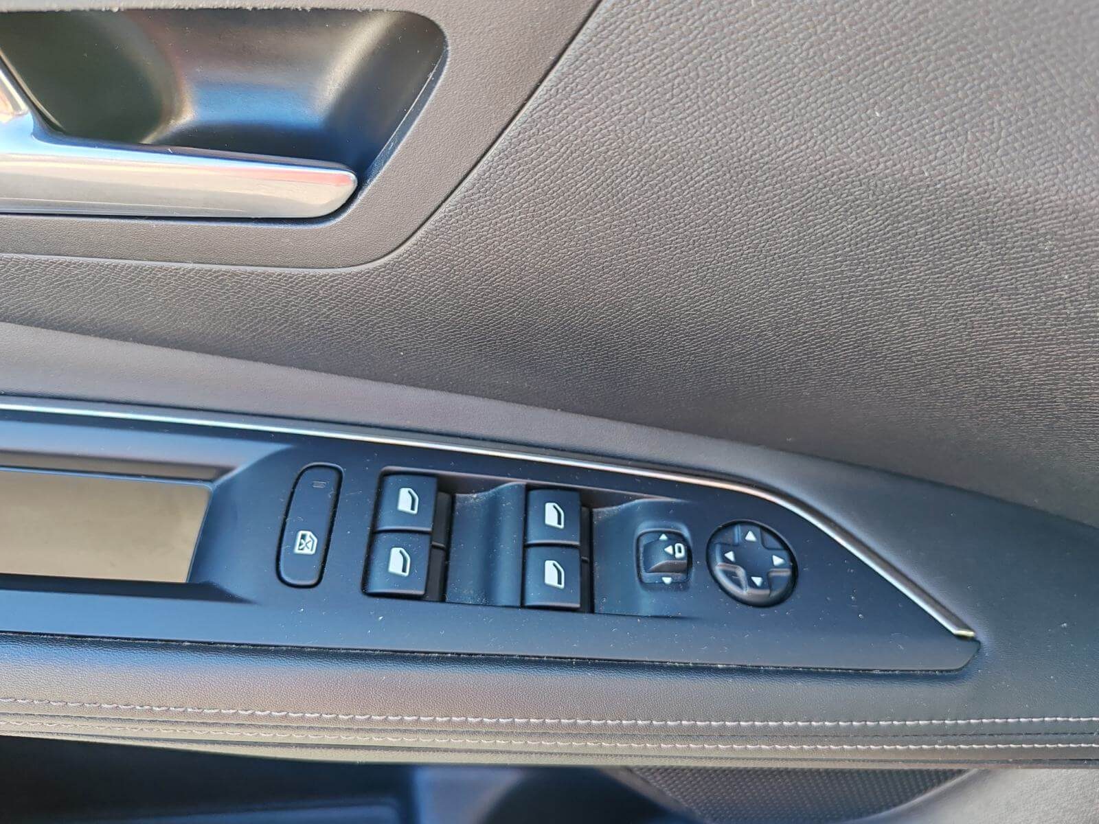 2020 Peugeot 3008 — fotografija 15