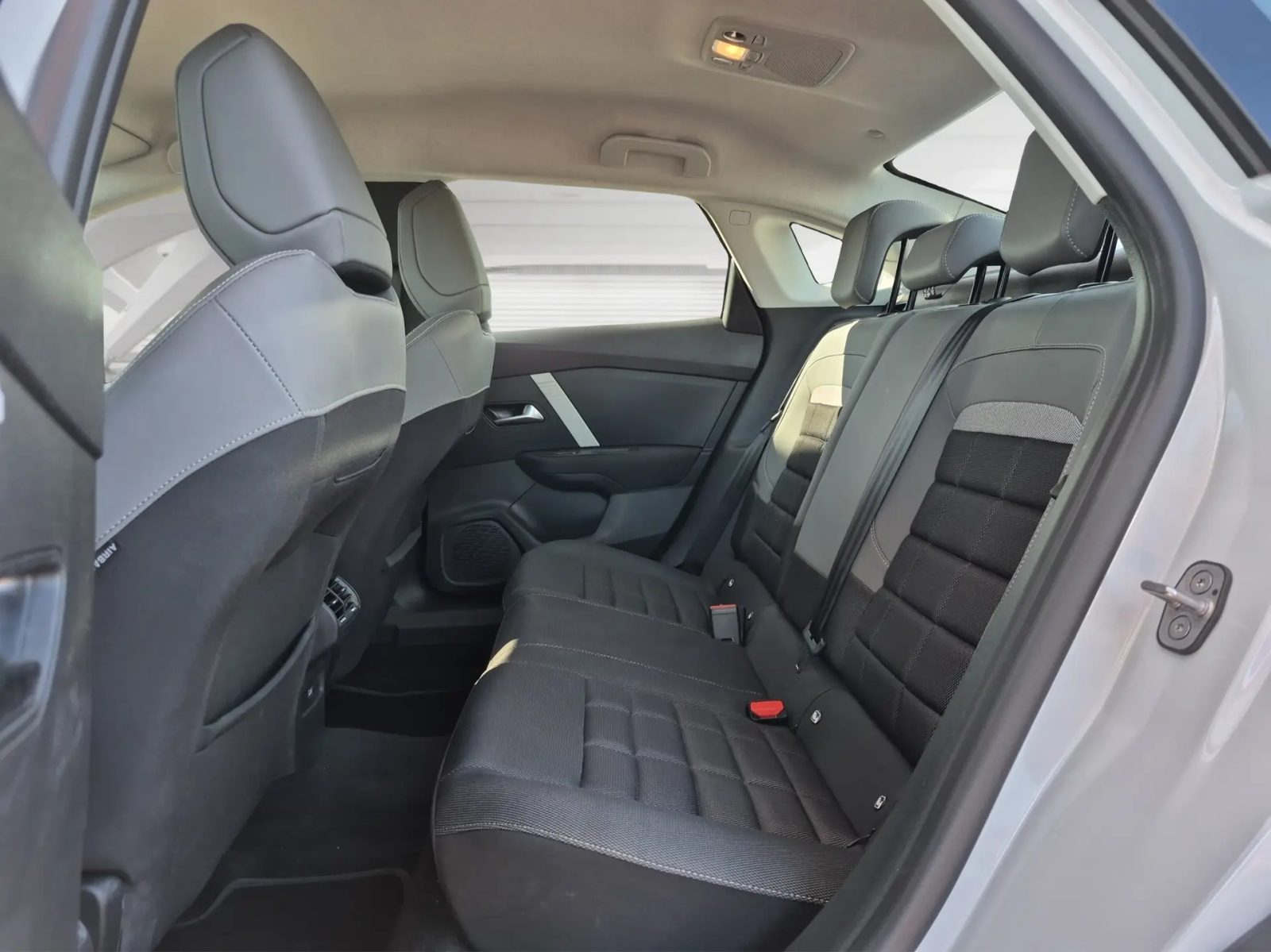 2025 Citroën C4 — fotografija 11