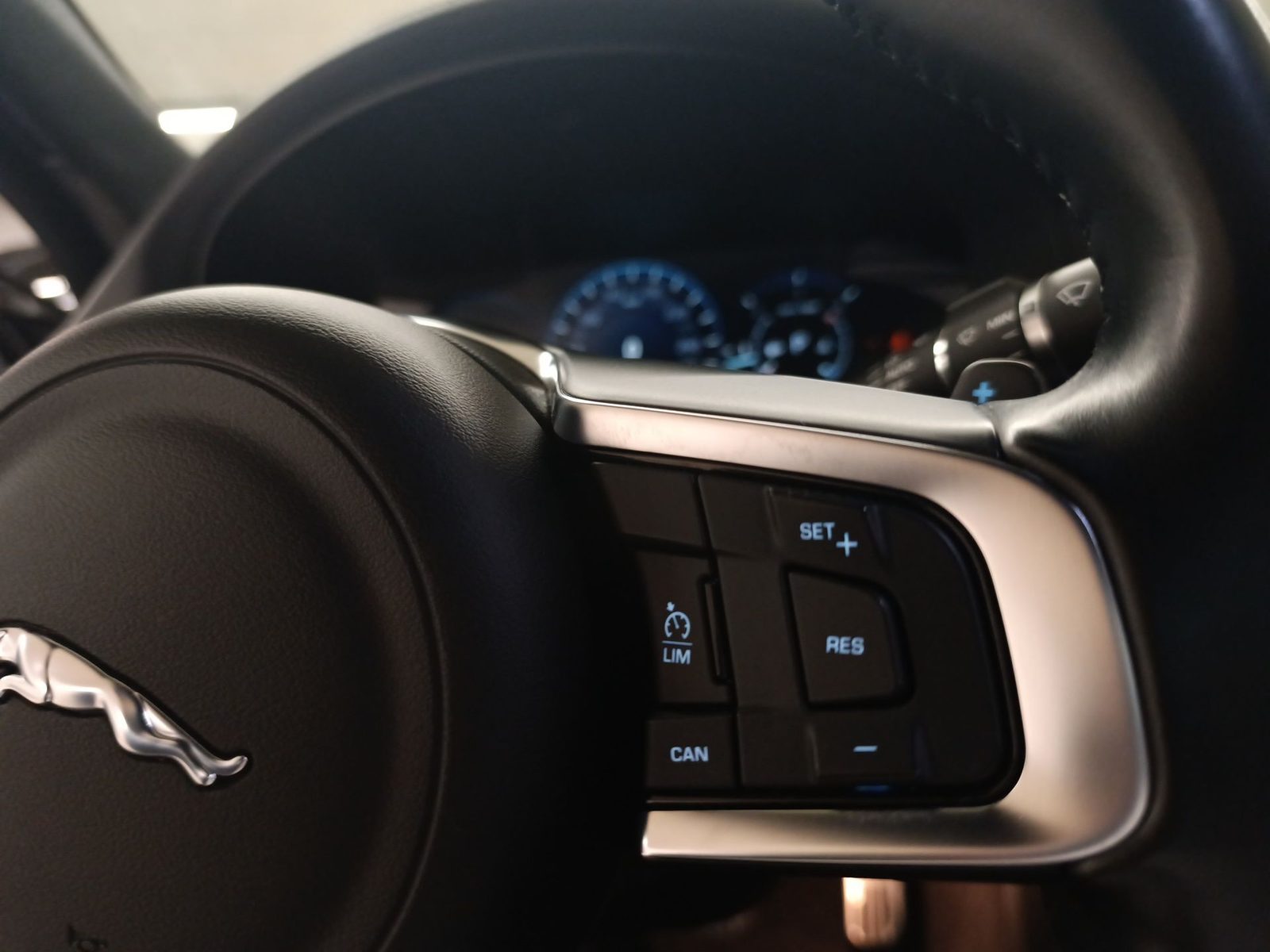 2021 Jaguar XF — fotografija 24