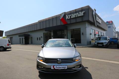 2021 Volkswagen Passat — sličica 4