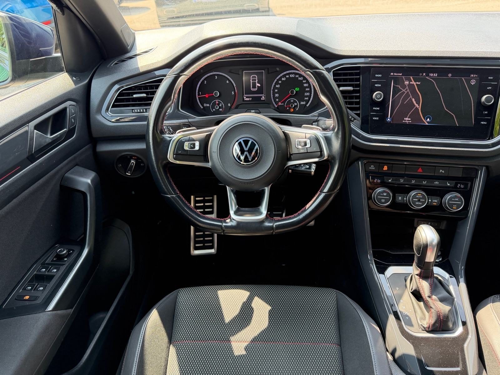 2021 Volkswagen T-Roc — fotografija 9