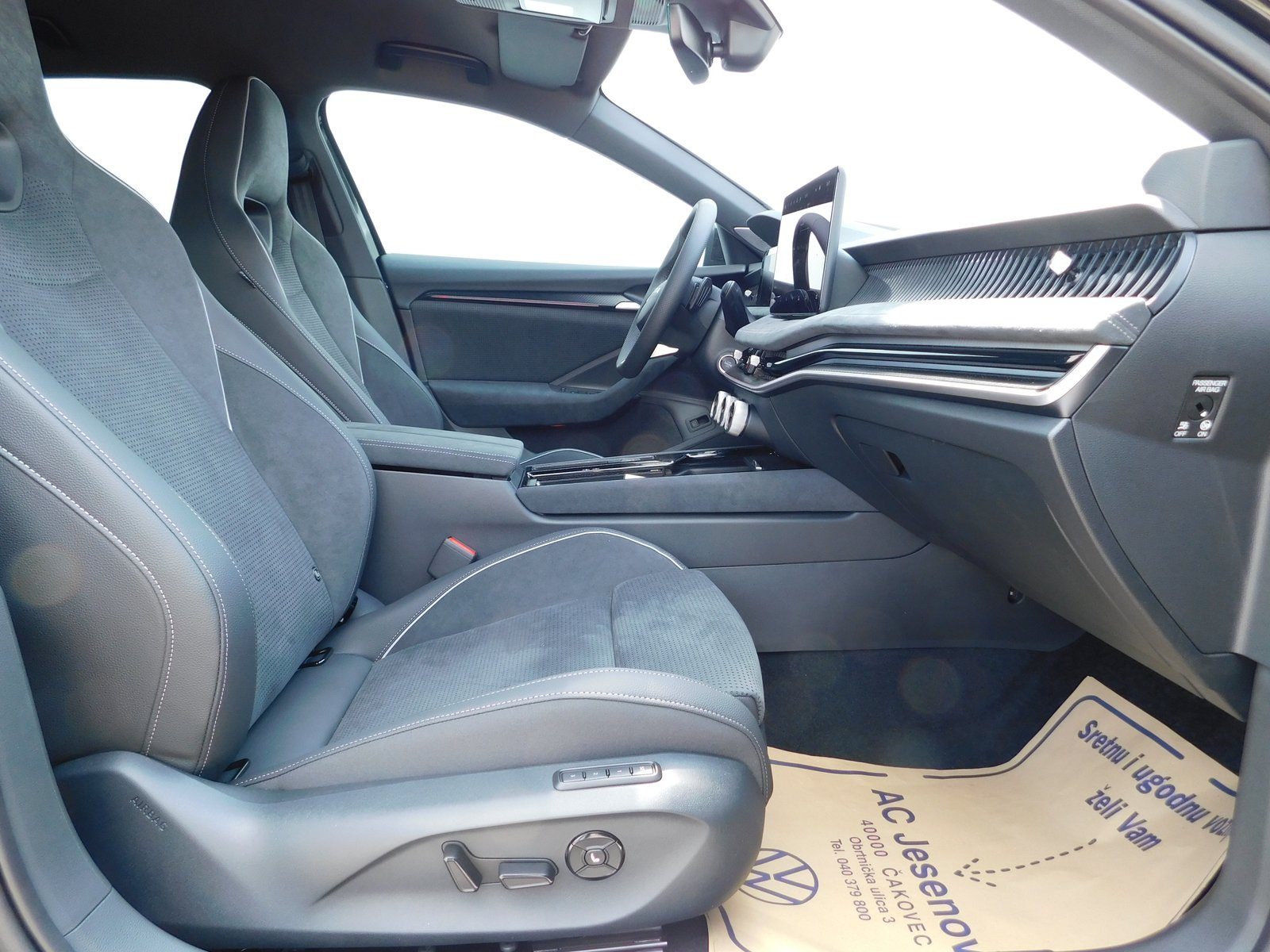2025 Škoda Superb Sportline — fotografija 12