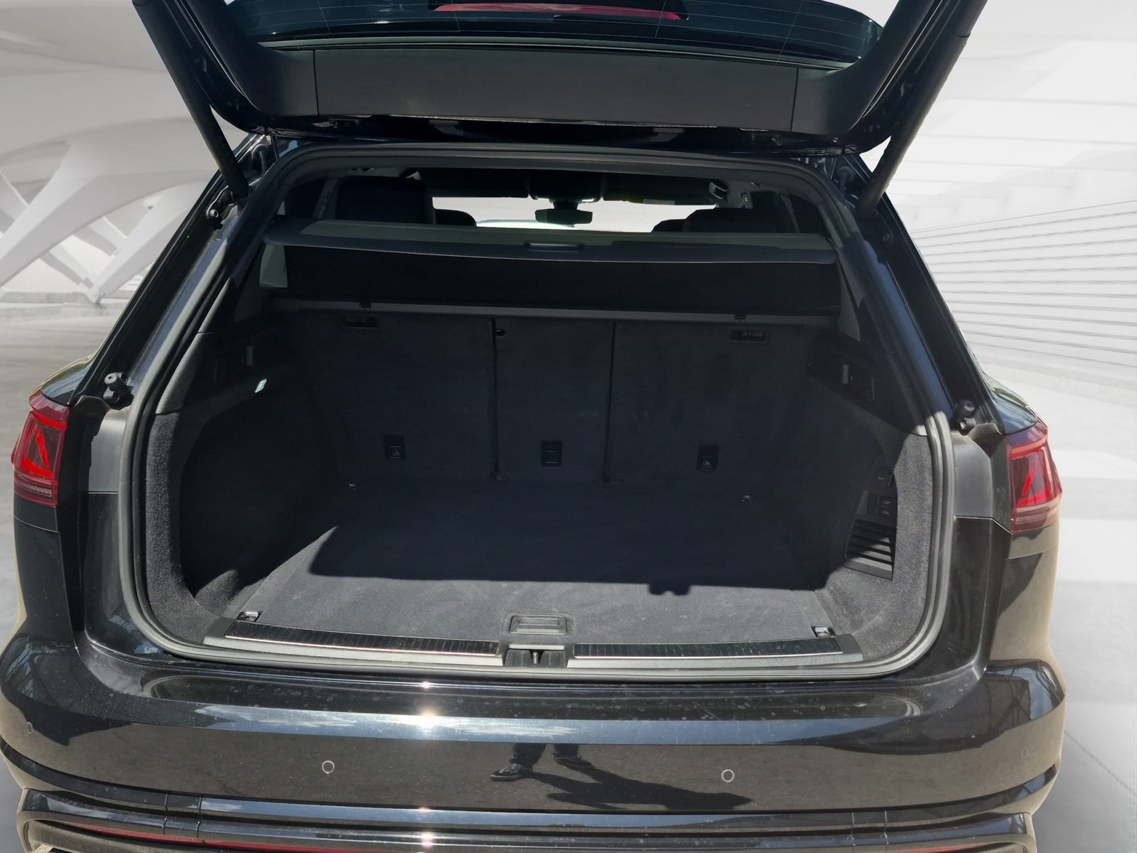 2024 Volkswagen Touareg — fotografija 14