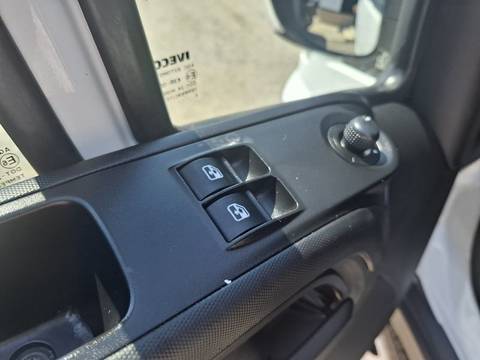 2016 Iveco Daily — sličica 9