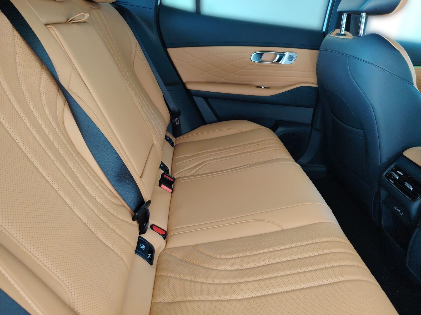 2026 Geely Starray EM-i — fotografija 19