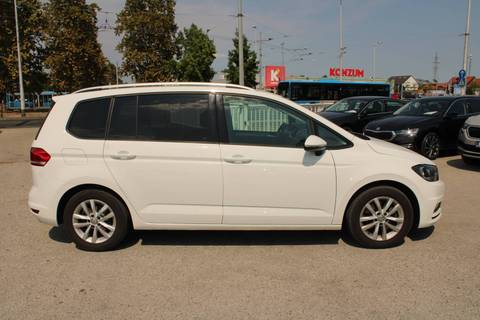 2016 Volkswagen Touran — sličica 4