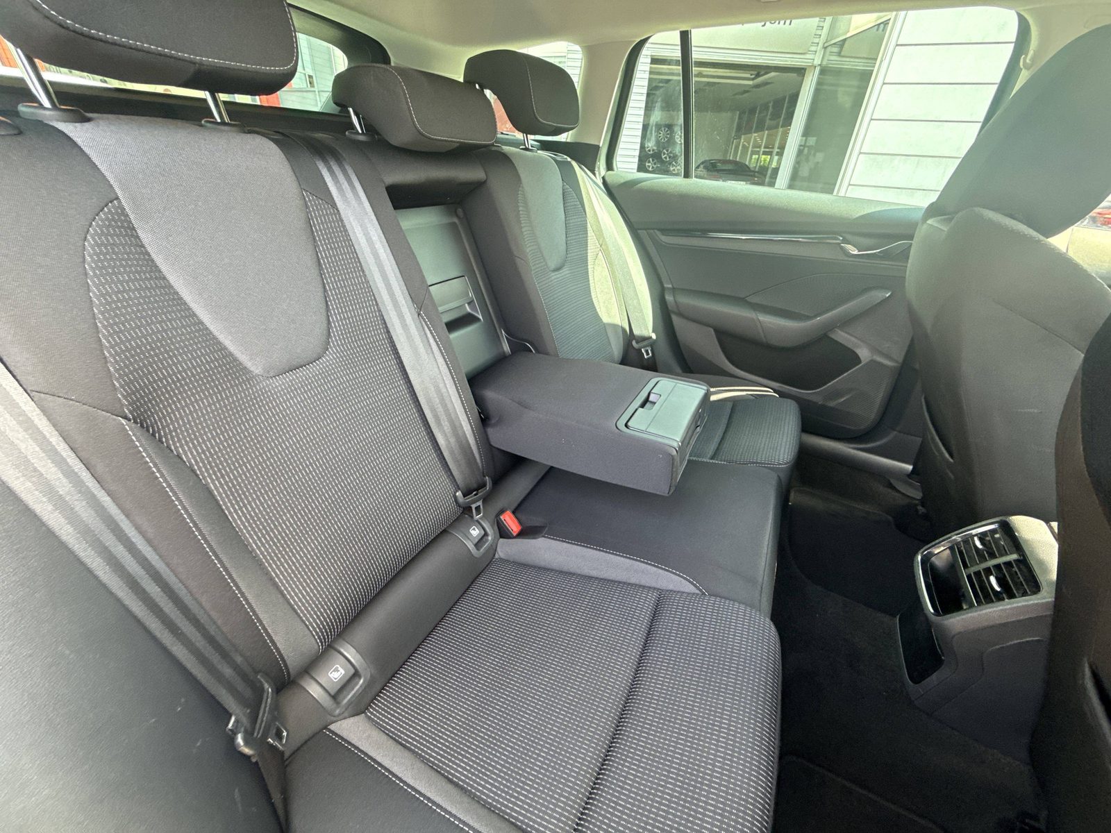 2023 Škoda Octavia Combi — fotografija 25