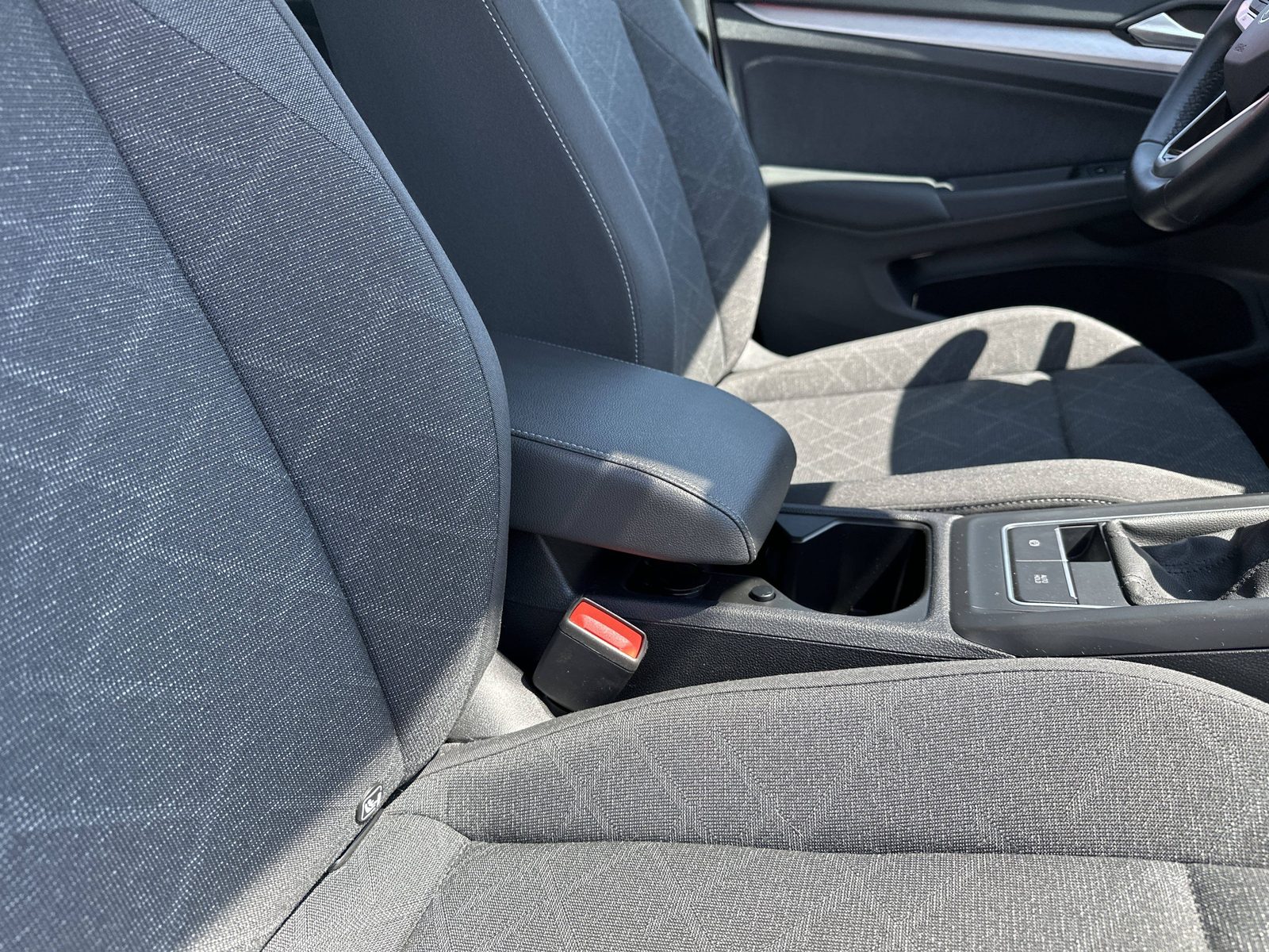 2024 Volkswagen Golf — fotografija 22