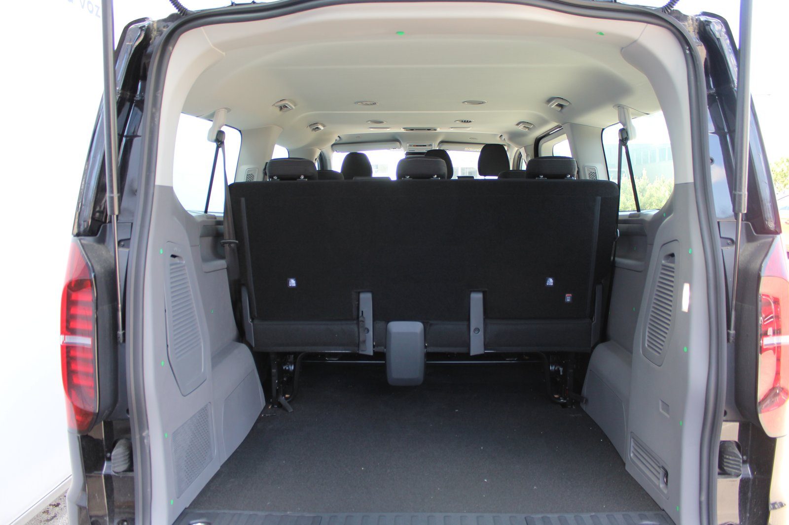 2026 Volkswagen Caravelle — fotografija 15