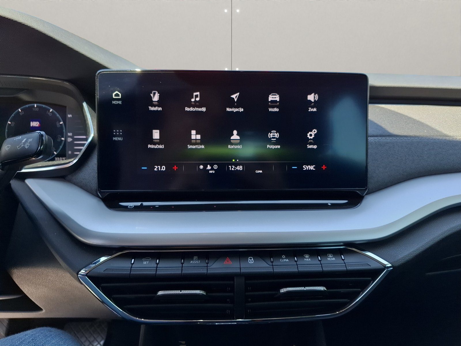 2022 Škoda Octavia — fotografija 17