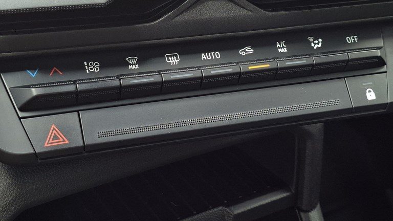 2024 Dacia Duster — fotografija 14