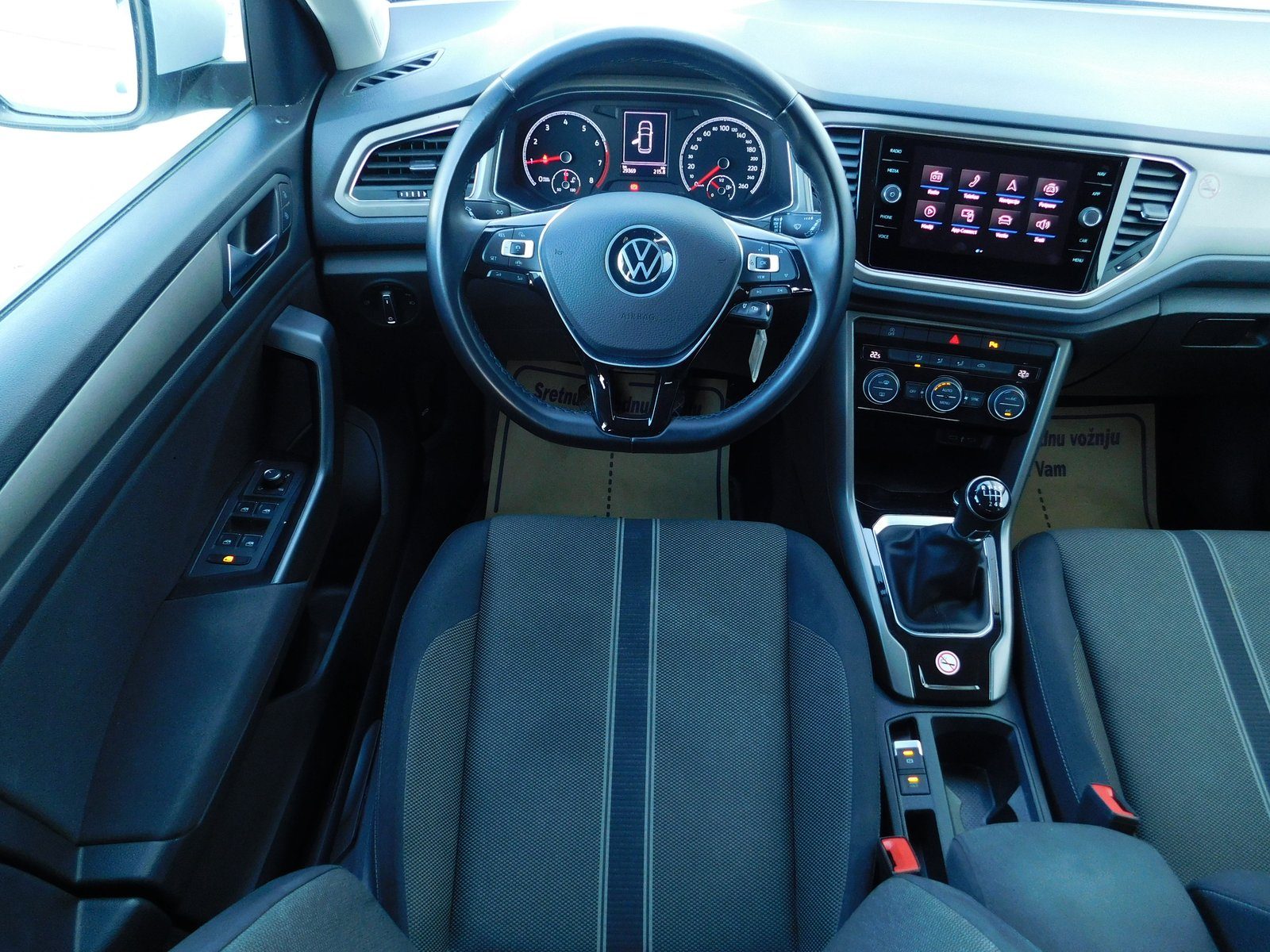 2022 Volkswagen T-Roc — fotografija 9