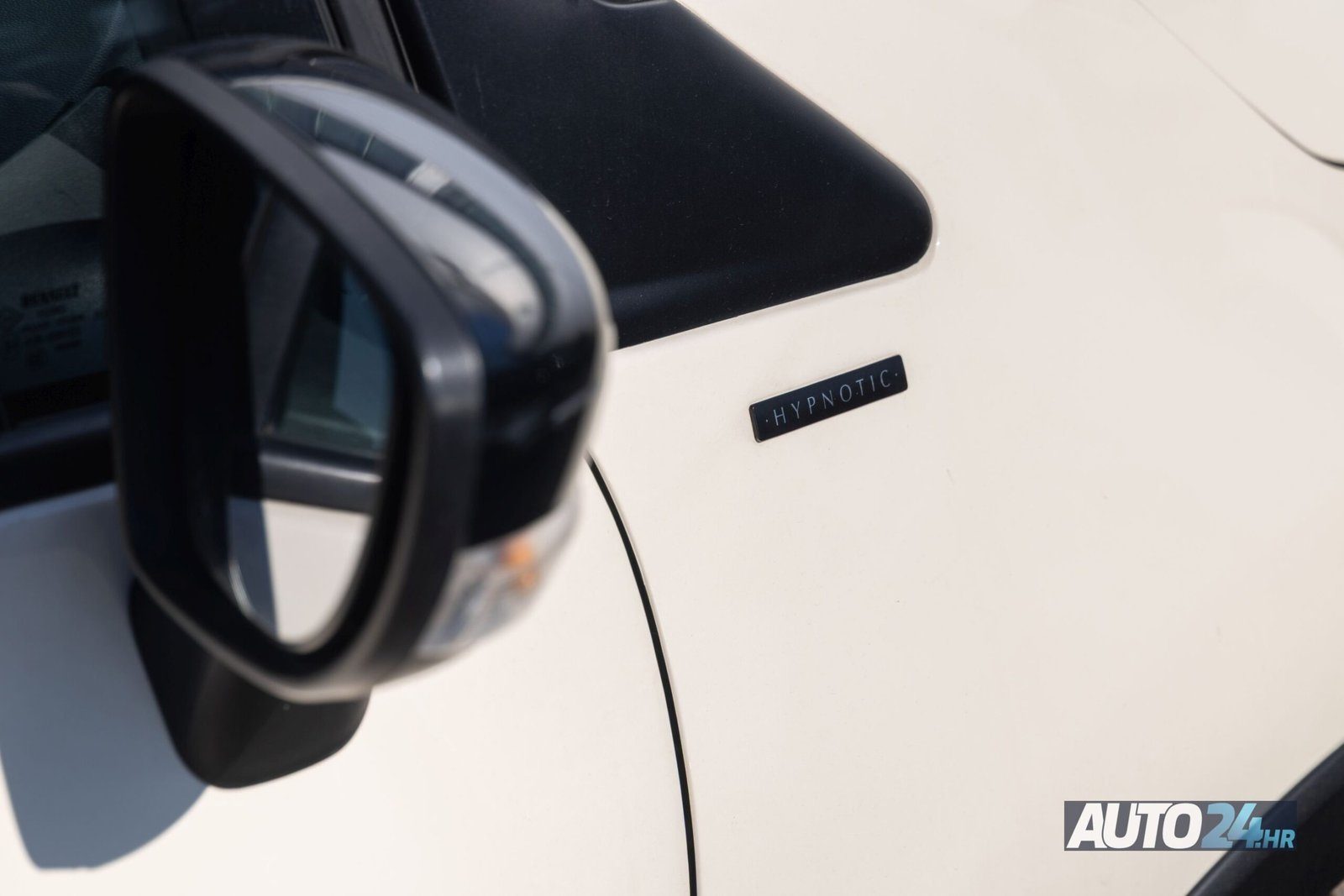 2017 Renault Captur Energy Hipnotic — fotografija 13