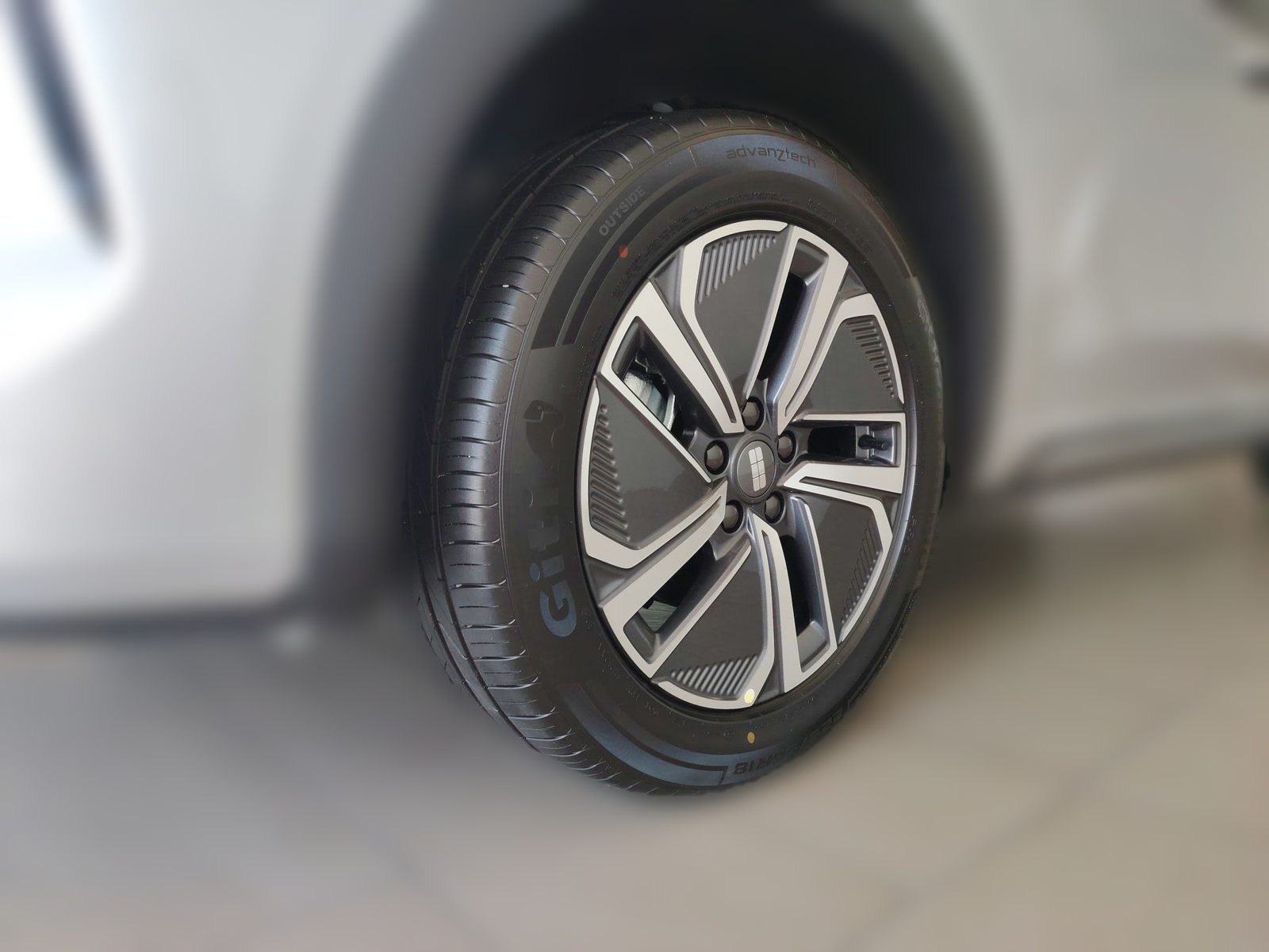 2026 Geely Starray EM-i — fotografija 9