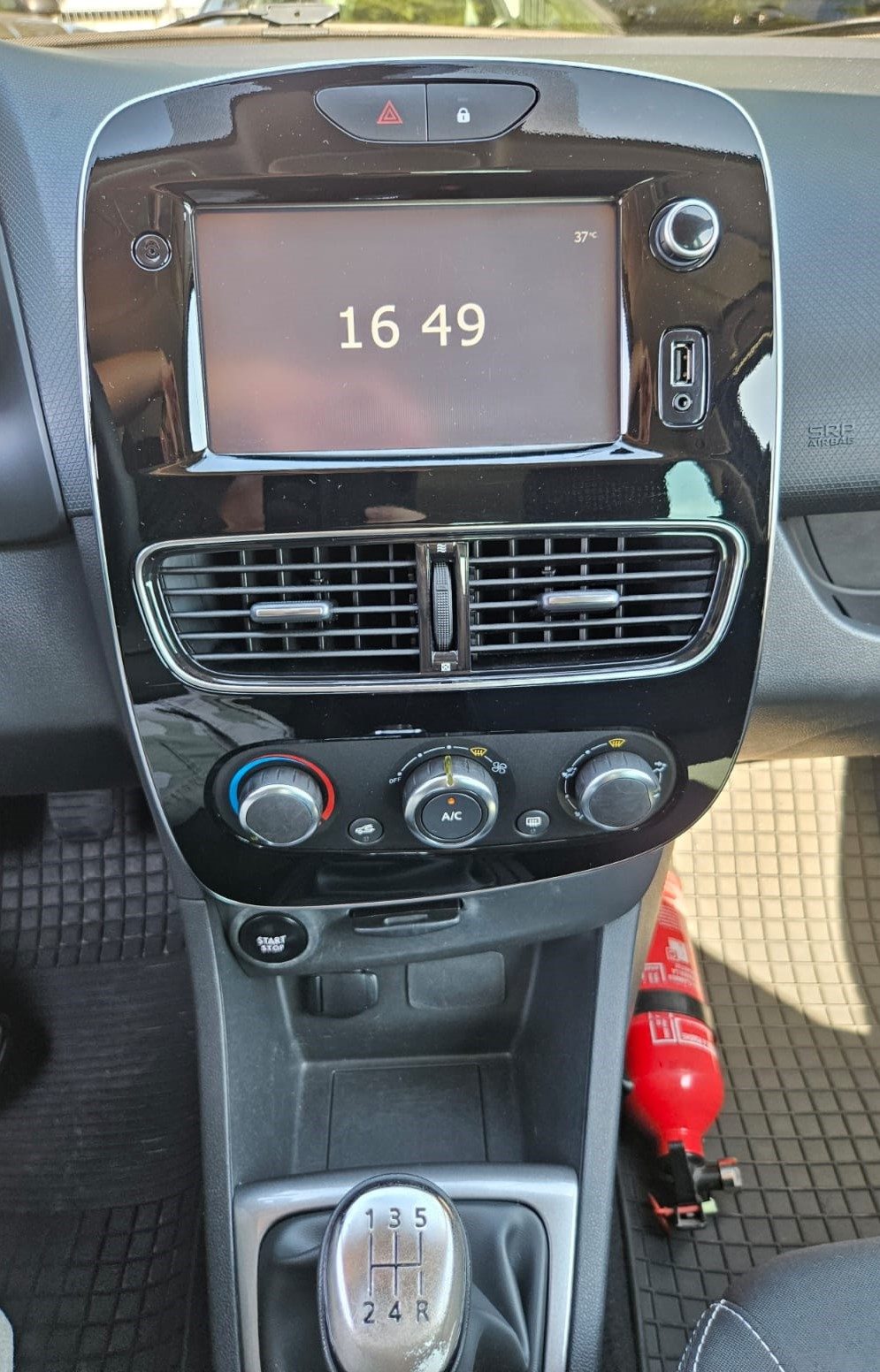 2017 Renault Clio — fotografija 16