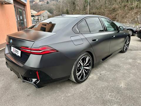 2024 BMW Serija 5 — sličica 4