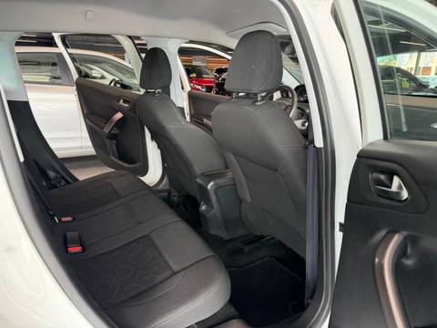 2016 Peugeot 2008 — sličica 24