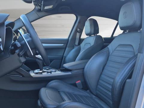 2025 Alfa Romeo Stelvio — sličica 9