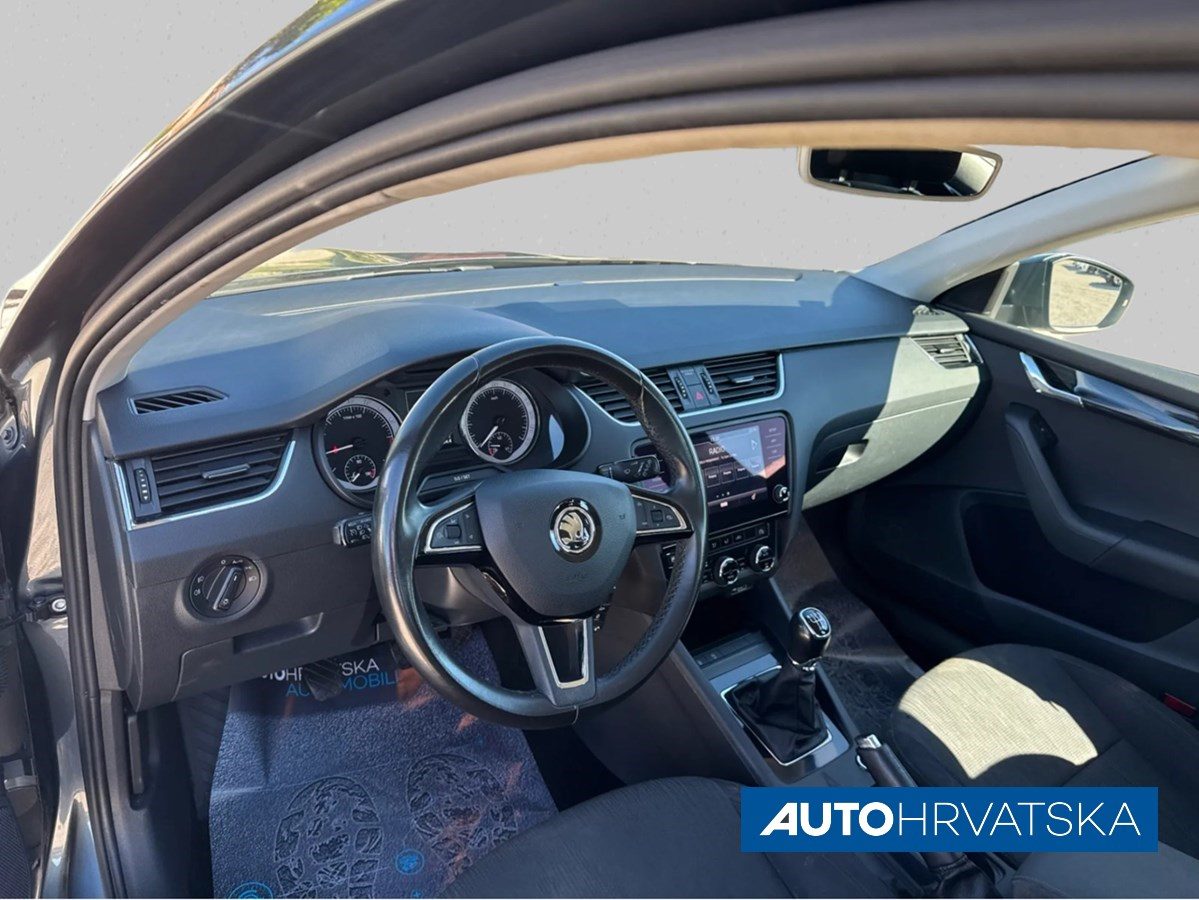 2019 Škoda Octavia — fotografija 10