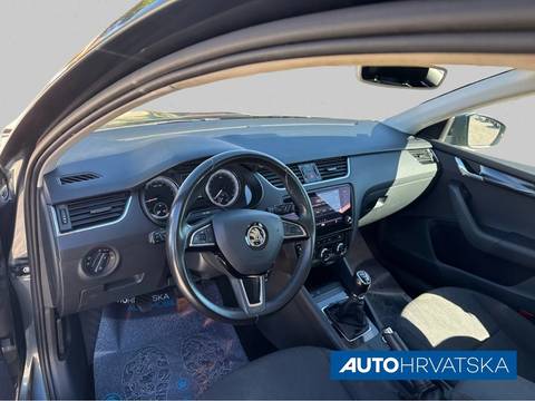 2019 Škoda Octavia — sličica 10