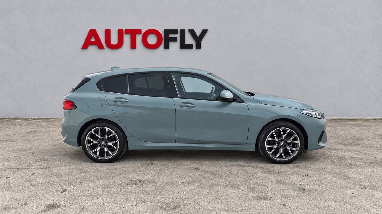 2025 BMW Serija 1 — fotografija 5