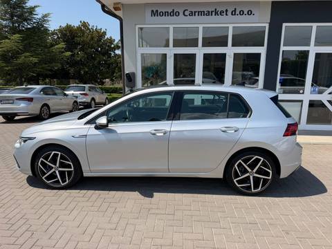 2022 Volkswagen Golf — sličica 3