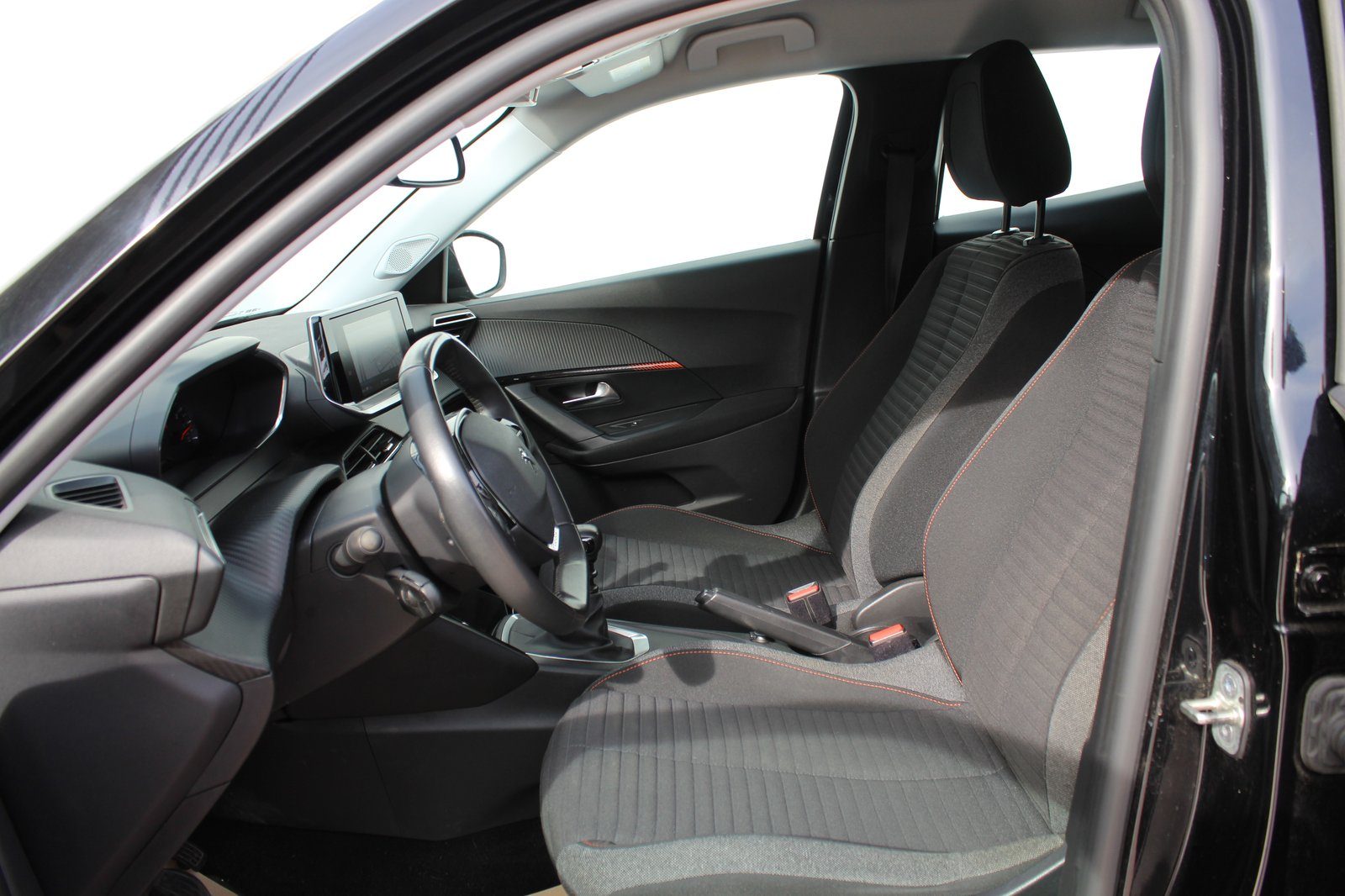 2022 Peugeot 2008 — fotografija 8