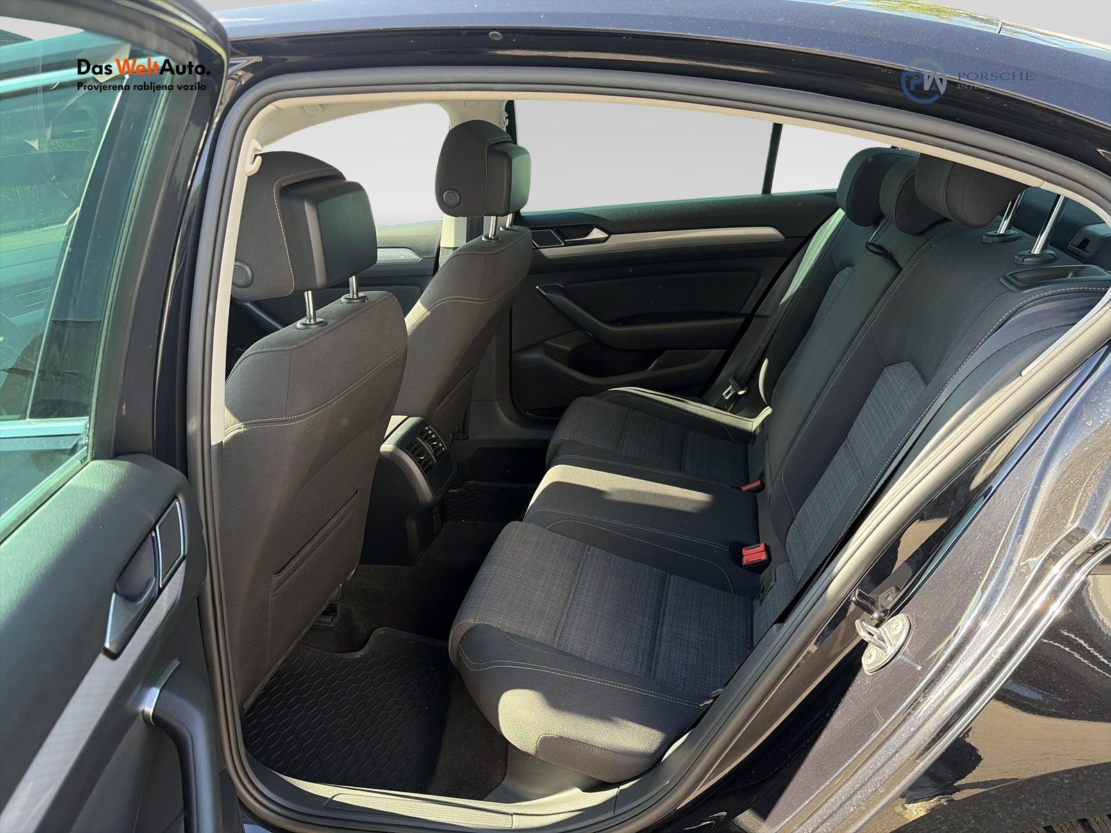 2021 Volkswagen Passat — fotografija 12