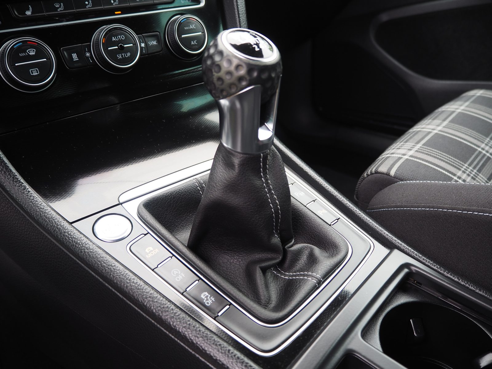 2014 Volkswagen Golf VII — fotografija 21