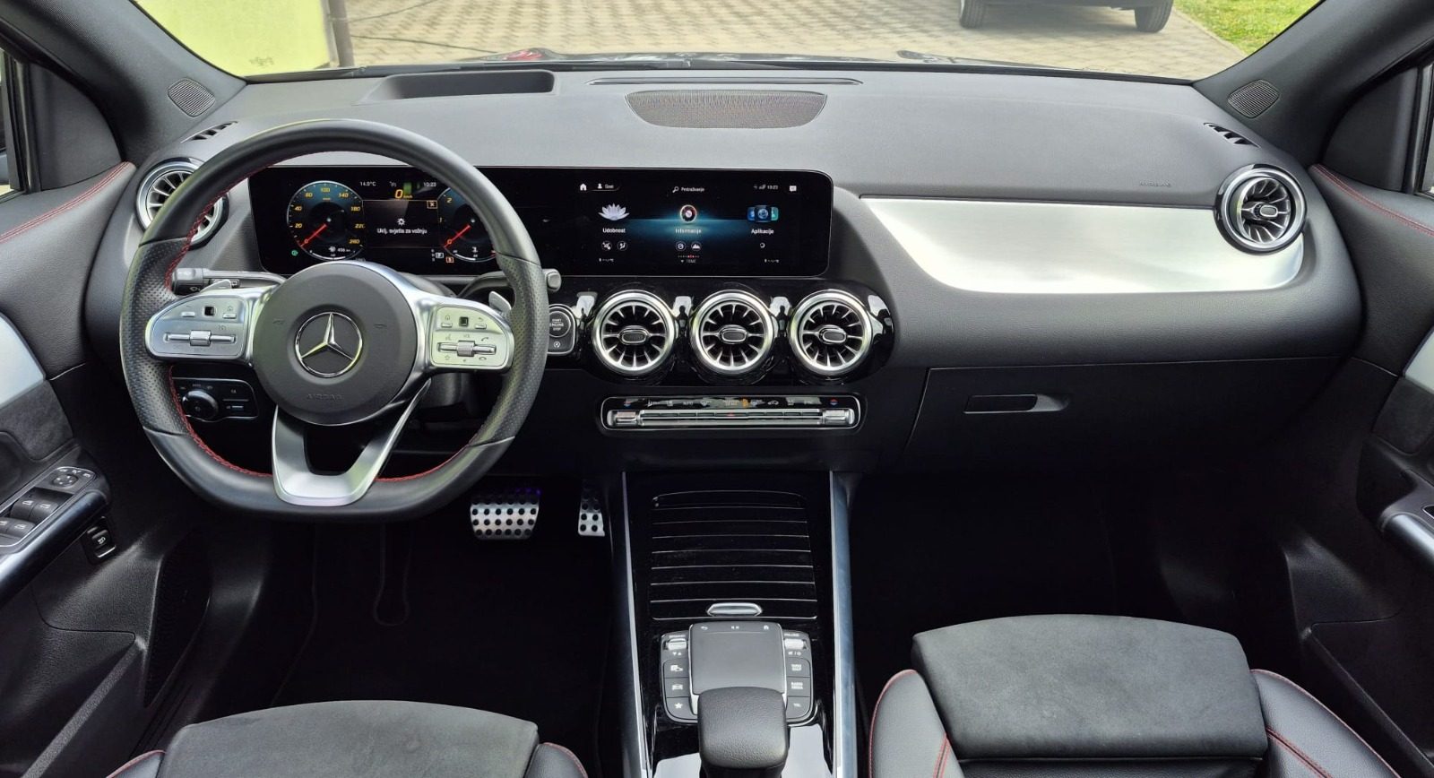 2022 Mercedes-Benz GLA — fotografija 16