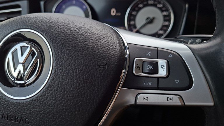 2018 Volkswagen Touareg — fotografija 22