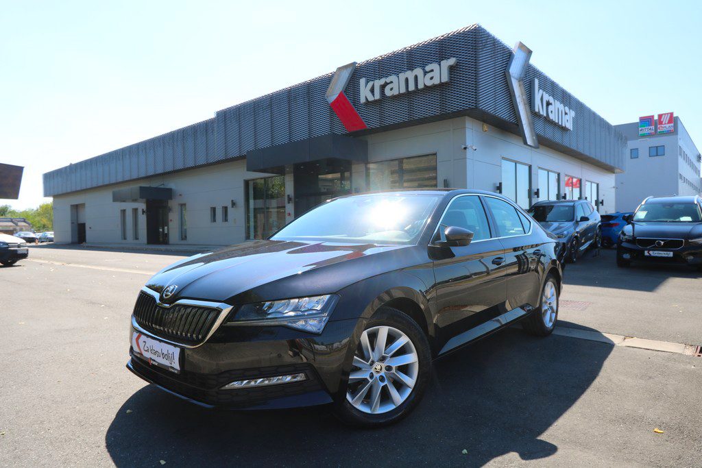 2022 Škoda Superb — fotografija 14