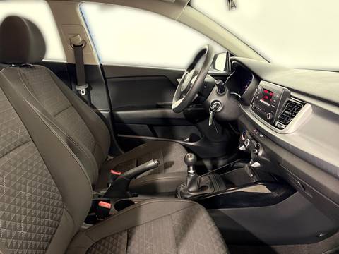 2022 Kia Rio — sličica 22