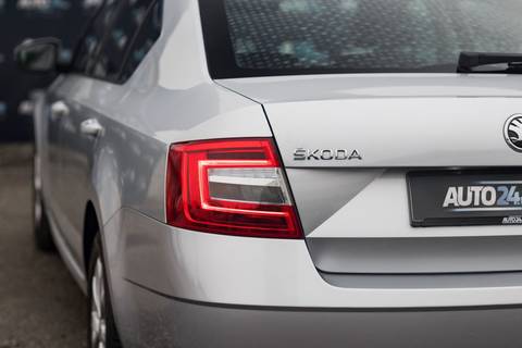 2017 Škoda Octavia — sličica 17