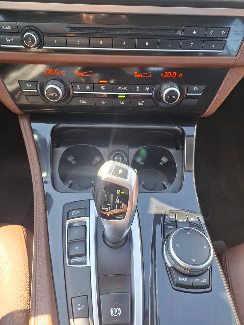 2016 BMW Serija 5 — fotografija 14