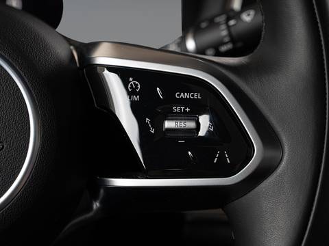 2023 Jaguar I-Pace — sličica 25