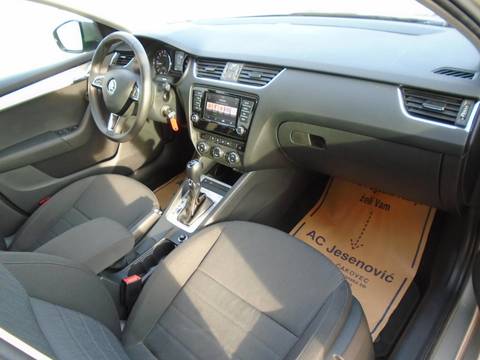 2016 Škoda Octavia Combi — sličica 9