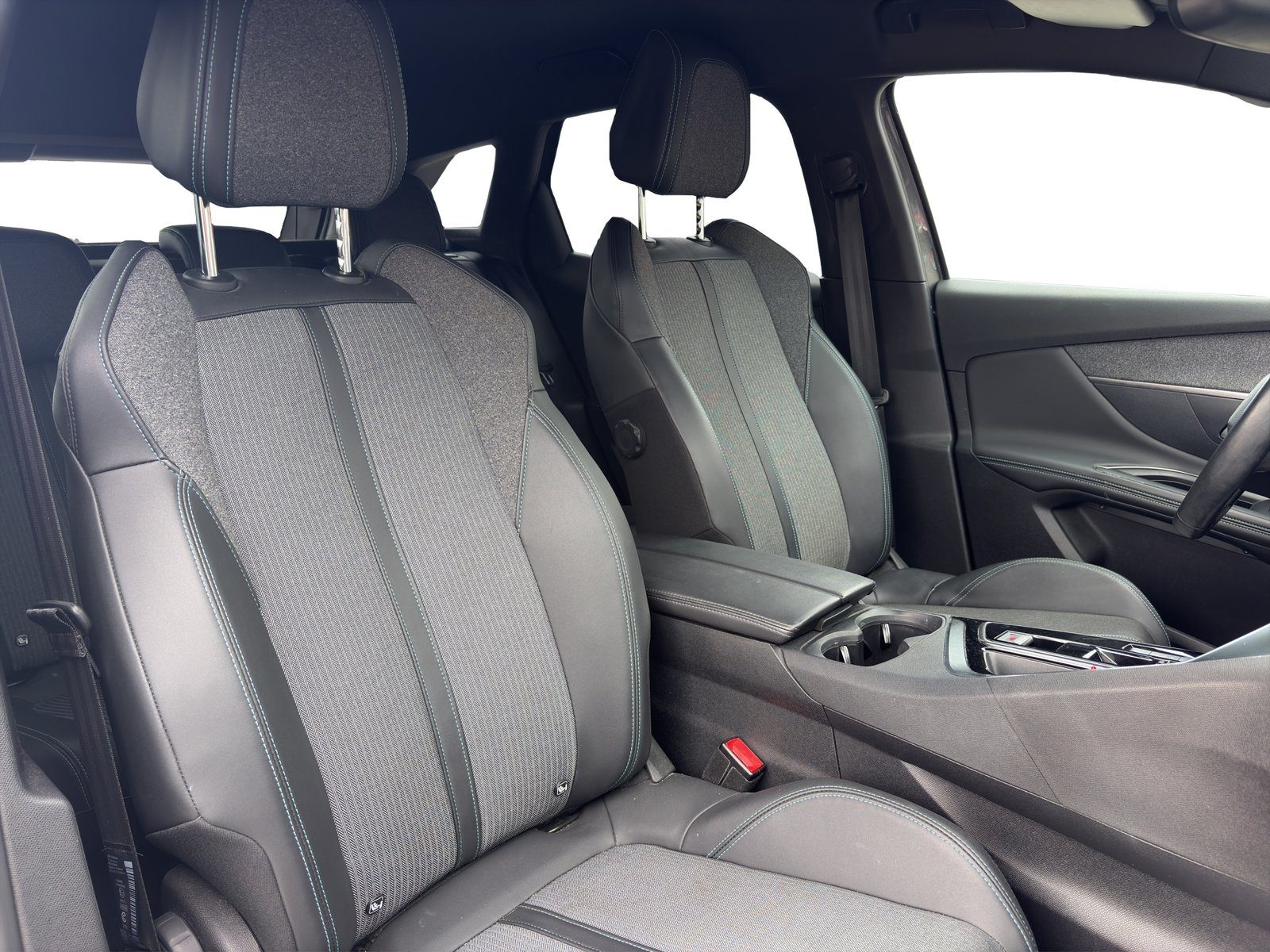 2023 Peugeot 3008 — fotografija 16