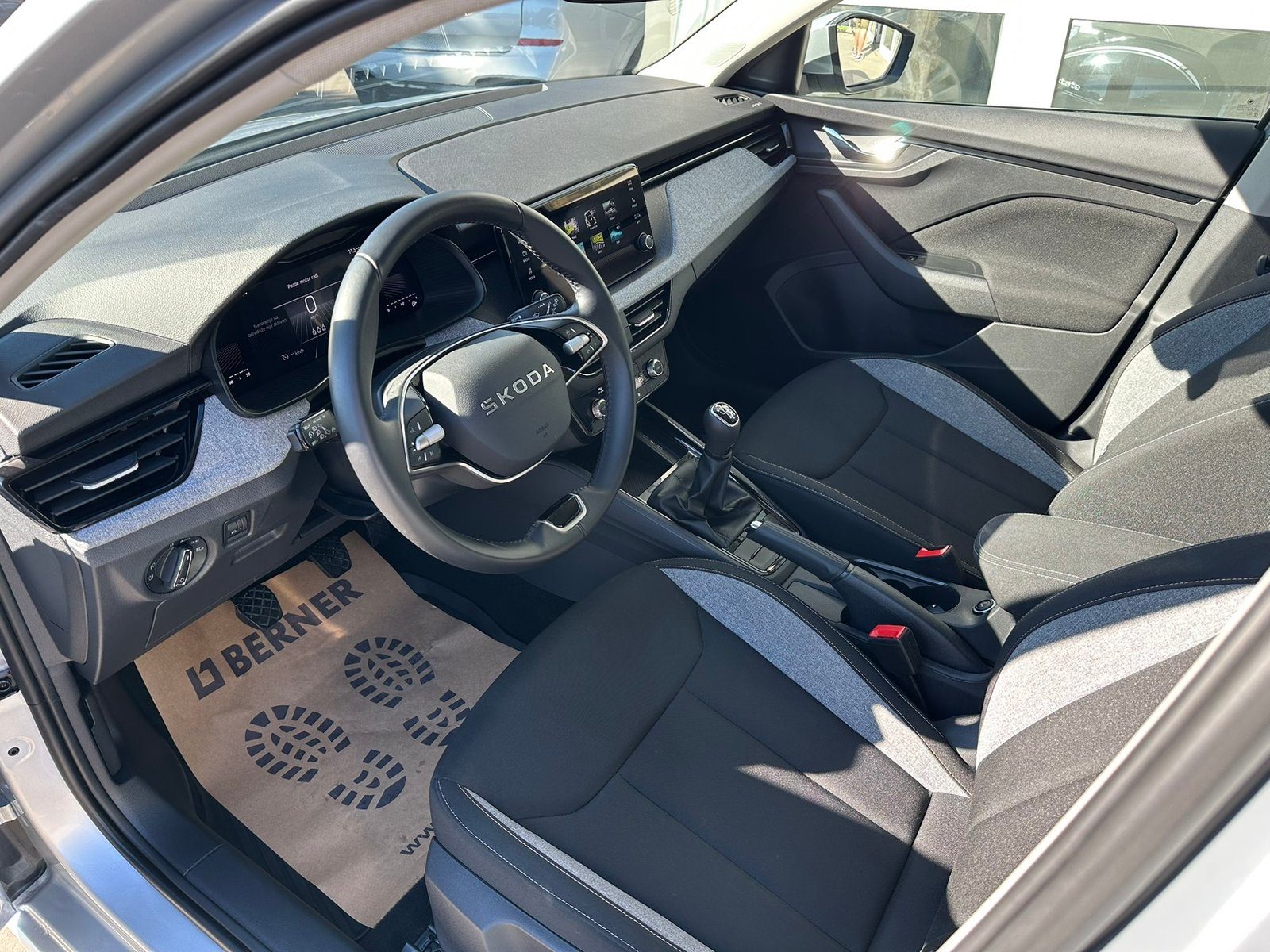 2025 Škoda Scala — fotografija 13