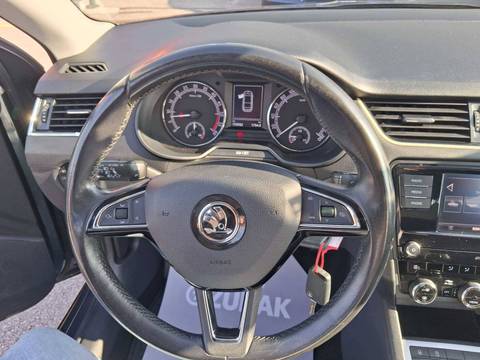 2019 Škoda Octavia — sličica 22