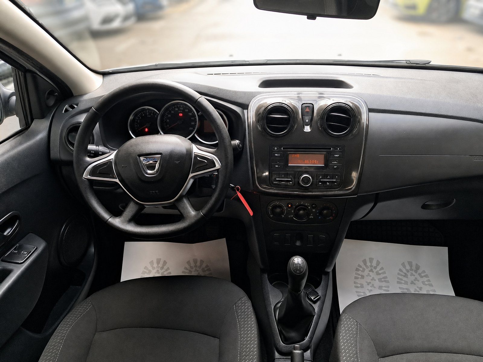 2020 Dacia Sandero — fotografija 15