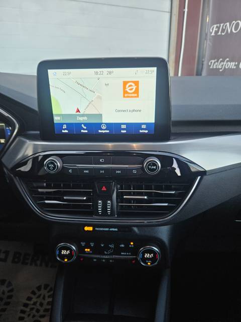 2022 Ford Kuga — sličica 11